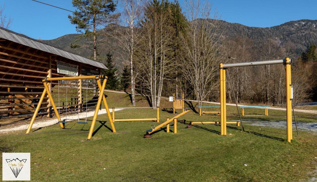 Apartment Spica - Private Parking Kranjska Gora Bagian luar foto