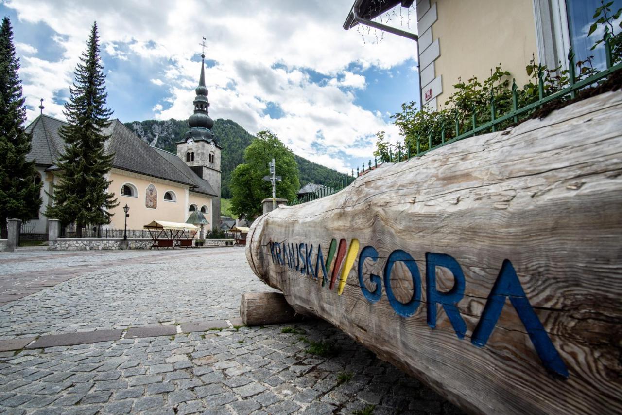 Apartment Spica - Private Parking Kranjska Gora Bagian luar foto