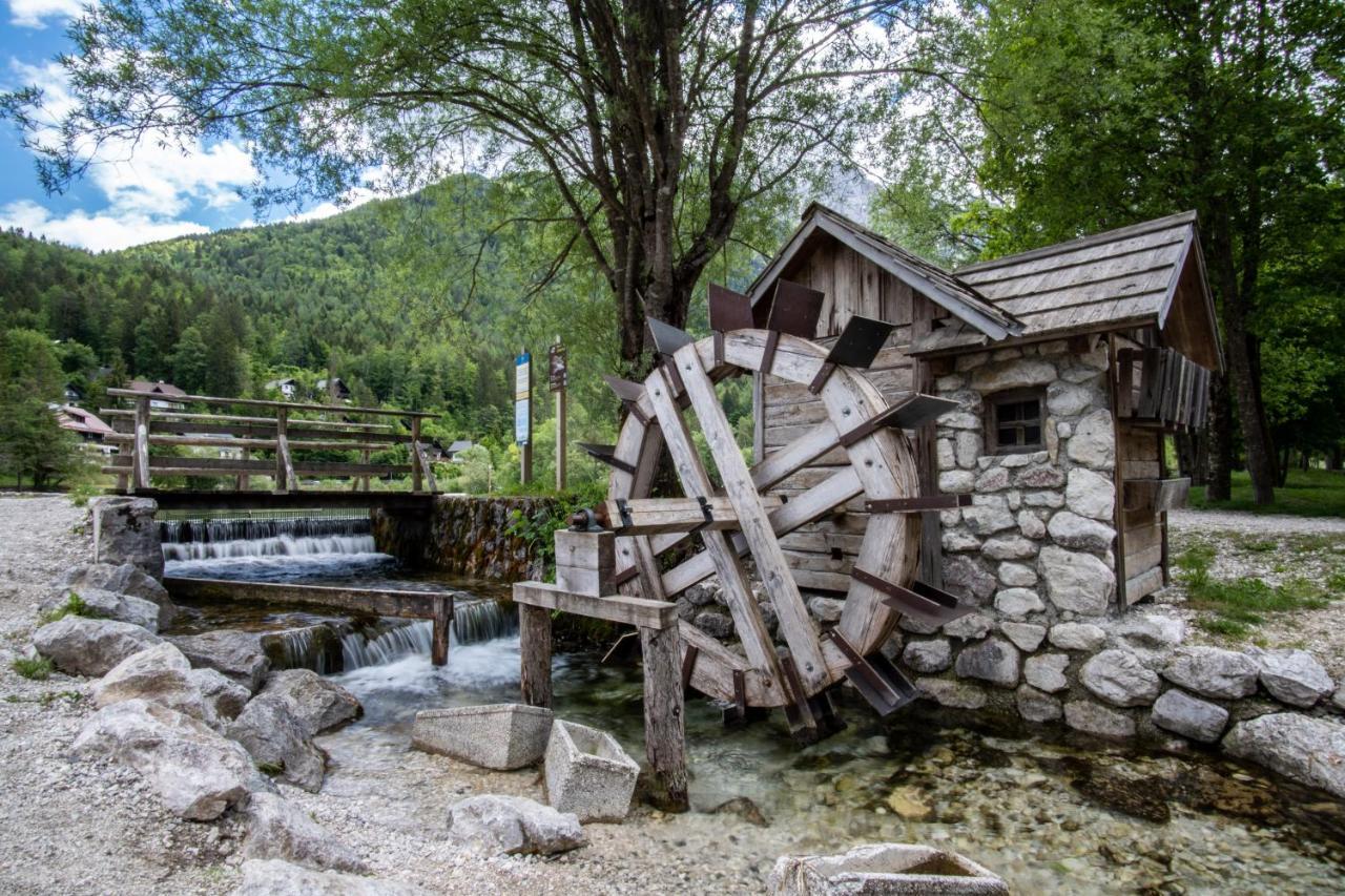 Apartment Spica - Private Parking Kranjska Gora Bagian luar foto
